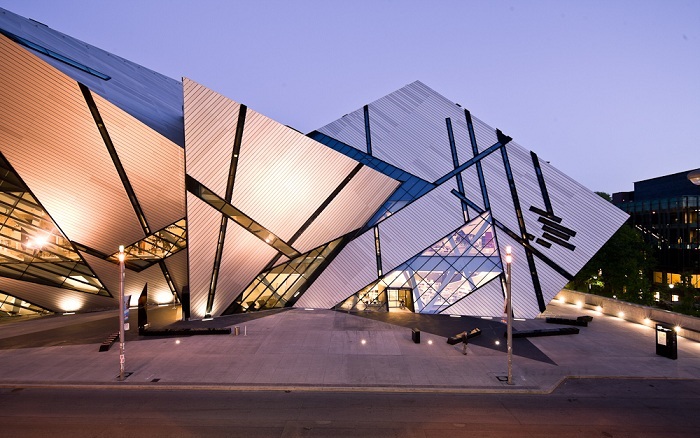موزه سلطنتي انتاريو كانادا,موزه های کانادا,ویزای تضمینی کانادا,استودیو دانیل,تورنتو کانادا,موزه های تورنتو,مکان های دیدنی کانادا
