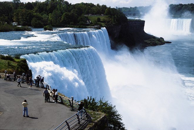 آبشار نیاگارای کانادا,دیدنی های نیاگارا,جاذبه های نیاگارا,آبشار نیاگارا در کانادا-درباره آبشار نیاگارا,دیدنی های آبشار نیاگارا